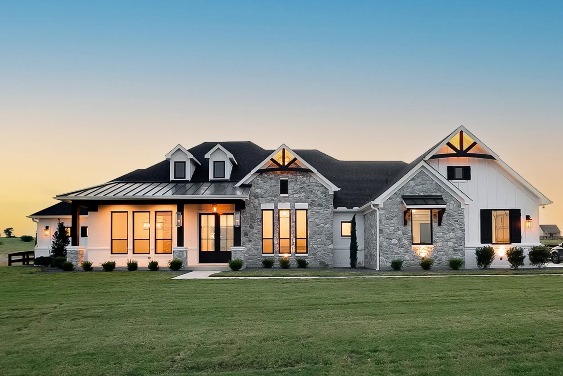Farmhouse Estate Custom Home Builder In Argyle Tx Thumbnail (1366X768)