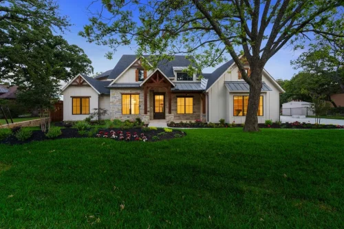 1-Lakeview-Lodge-Custom-home-builder-in-Argyle-TX-56