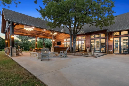 Blue-Moon-Barndo-10501-Fincher-Rd-Custom-home-builder-in-Argyle-TX-13